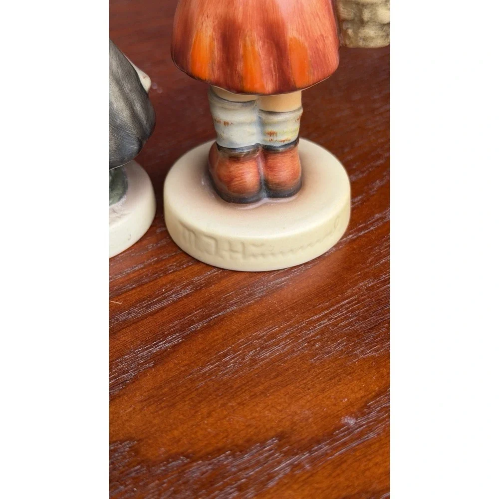 Lot of 4 Goebel Hummel Figurines Assorted Girls Children‎ Collectibles